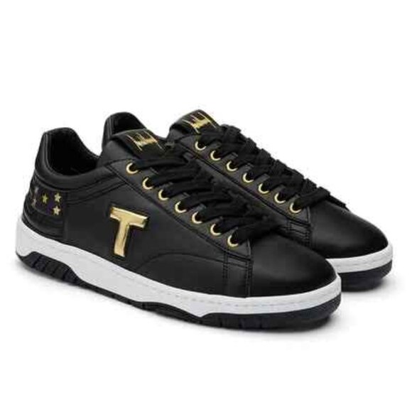 SUPER RARE BRAND NEW DONALD TRUMP NEVER SURRENDER BLACK SNEAKERS SHOES SIZE 9.5 - Picture 1 of 4